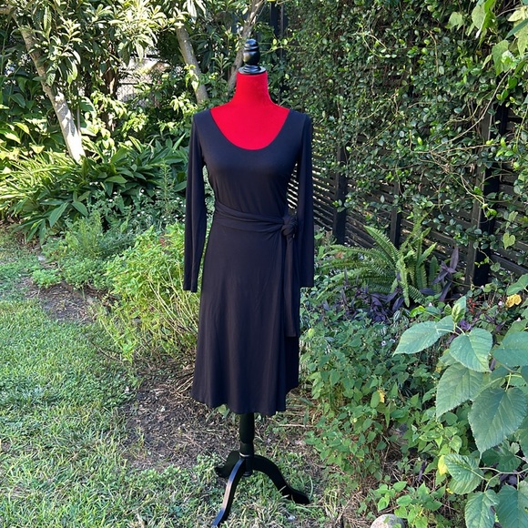 Classic Black Wrap Dress  6-8 - Picture 1 of 8